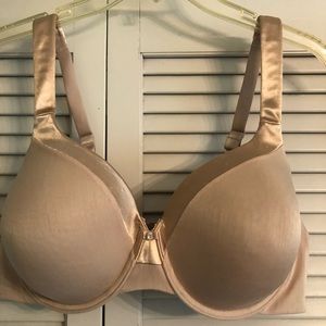 Vanity Fair 42c bra. Underwire. Beige/ cream. Full coverage
